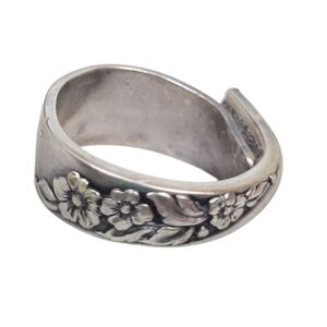 M.A.Rogers Oneida Floral Silver Ring